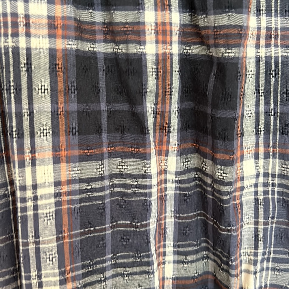 Universal Thread-Size M- Worn Once - Picture 2 of 3
